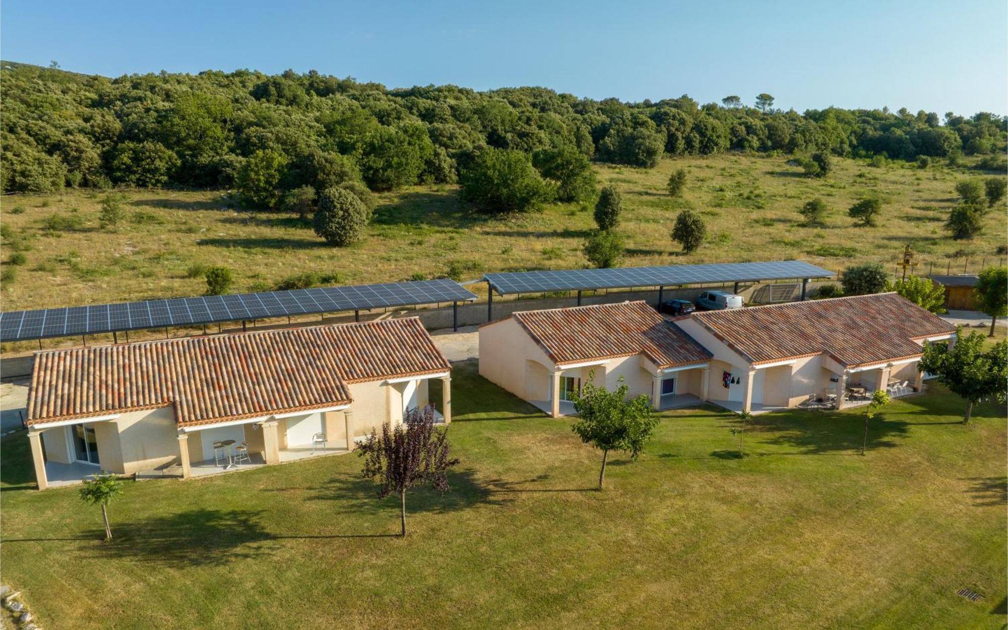 Park&Suites Village Gorges de l'Hérault-Cévennes Brissac Esterno foto